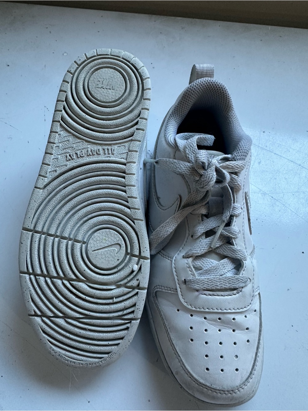 Nike Kids White Low-Top Sneakers with Light Gray Accents